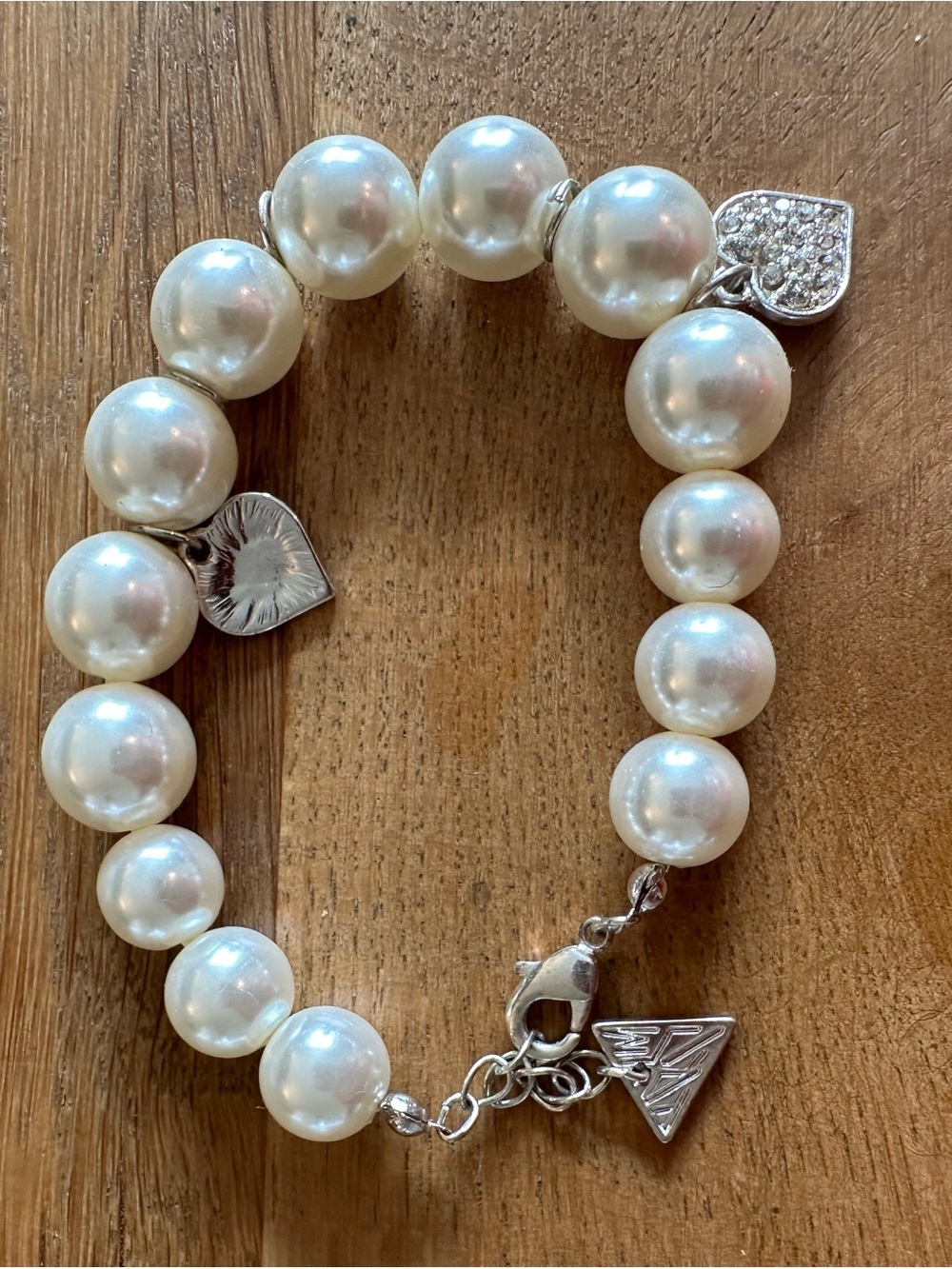 Pearl Bead Bracelet with Silver Heart Charms - White